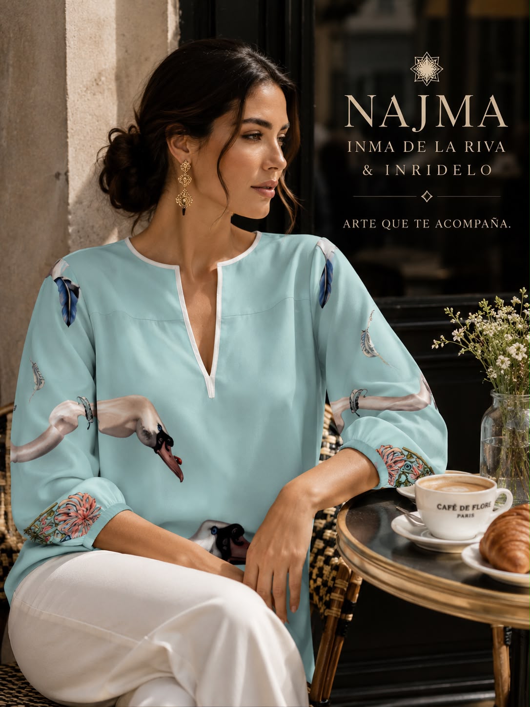 Blusa "Los Cisnes": Serenidad y Estilo